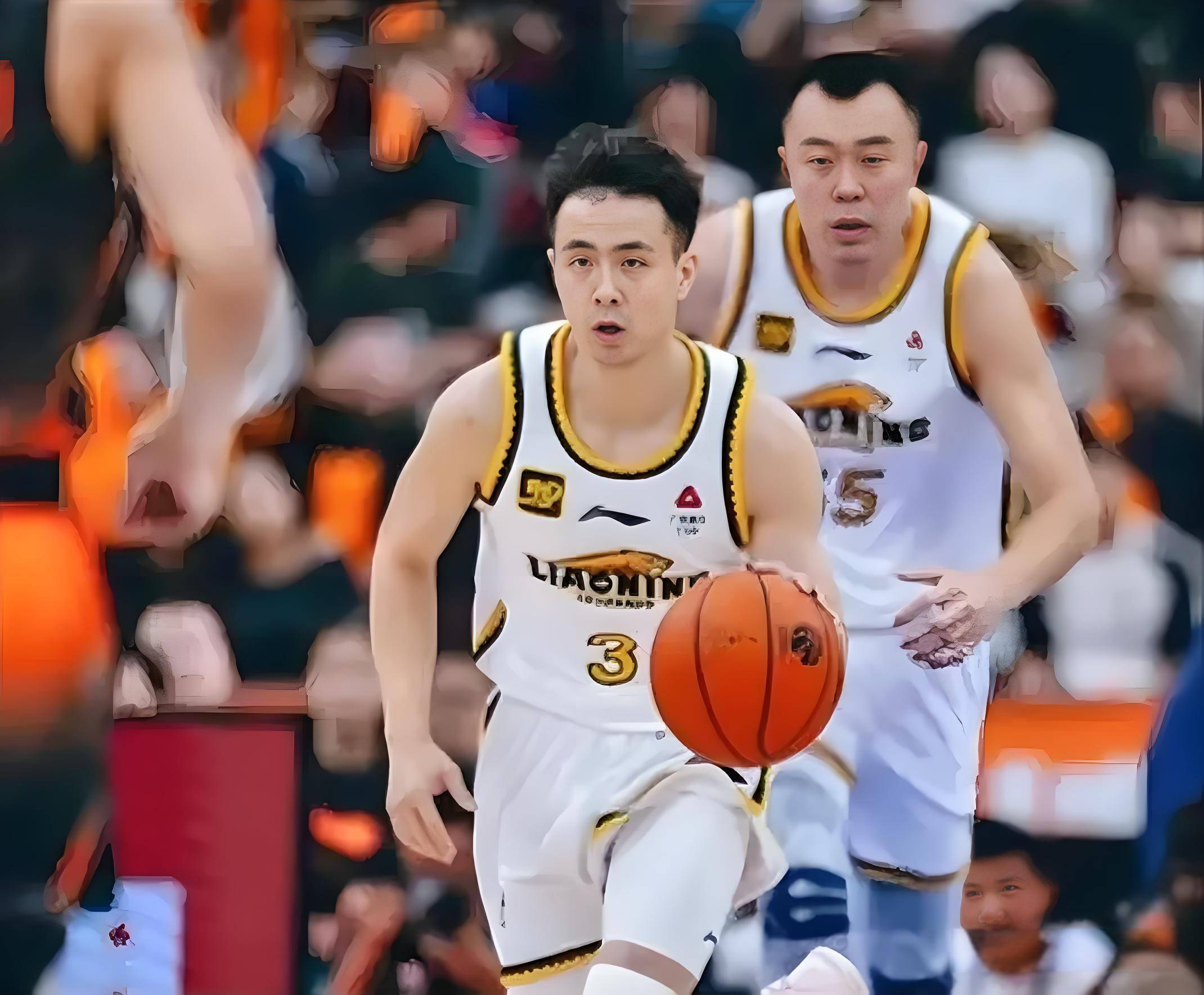 辽宁男篮大胜山东男篮，实现全面反扑