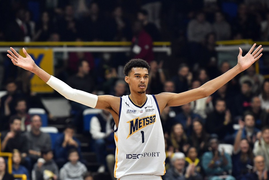 包含NBA第一“高”僧！一文回顾维克托-文班亚马中国之旅的词条