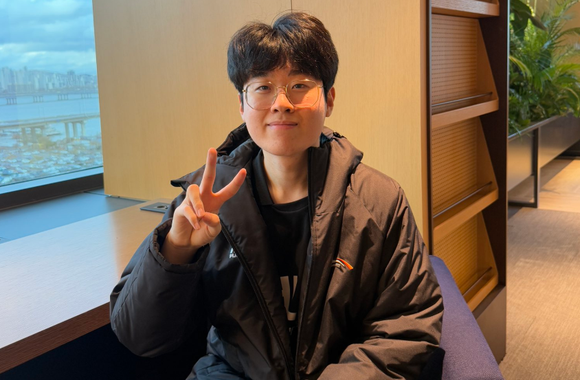 包含LPL首次抗韩成功！Zeus惨被牺牲，AL冠军上单发威，决胜局淘汰HLE的词条