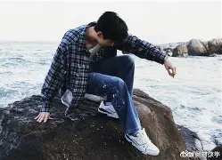 羡慕吗？西蒙斯更新动态，晒出自己度假的照片的简单介绍